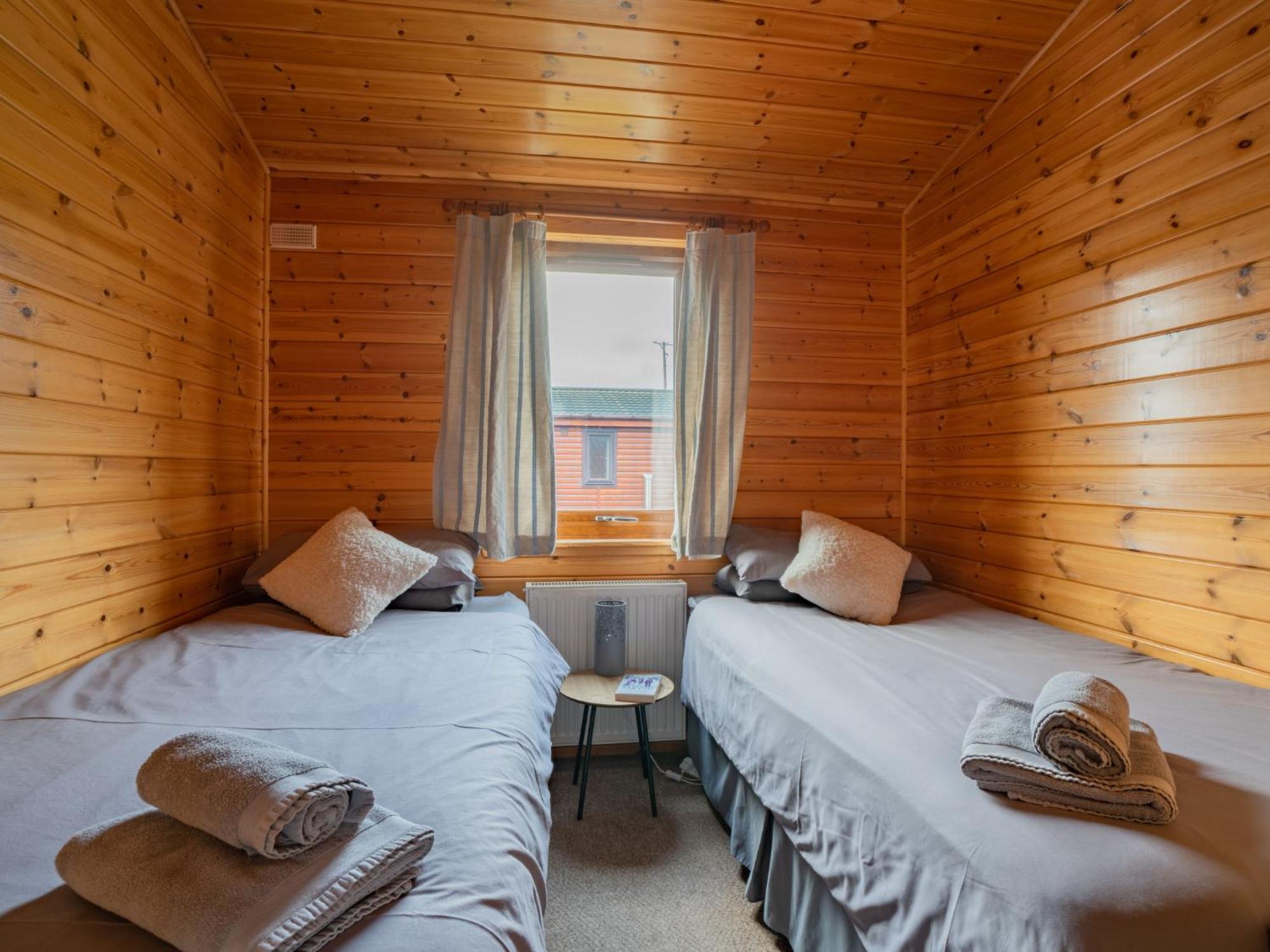 Chalet Loch Leven Lodge 10 By Interhome Kinross ภายนอก รูปภาพ