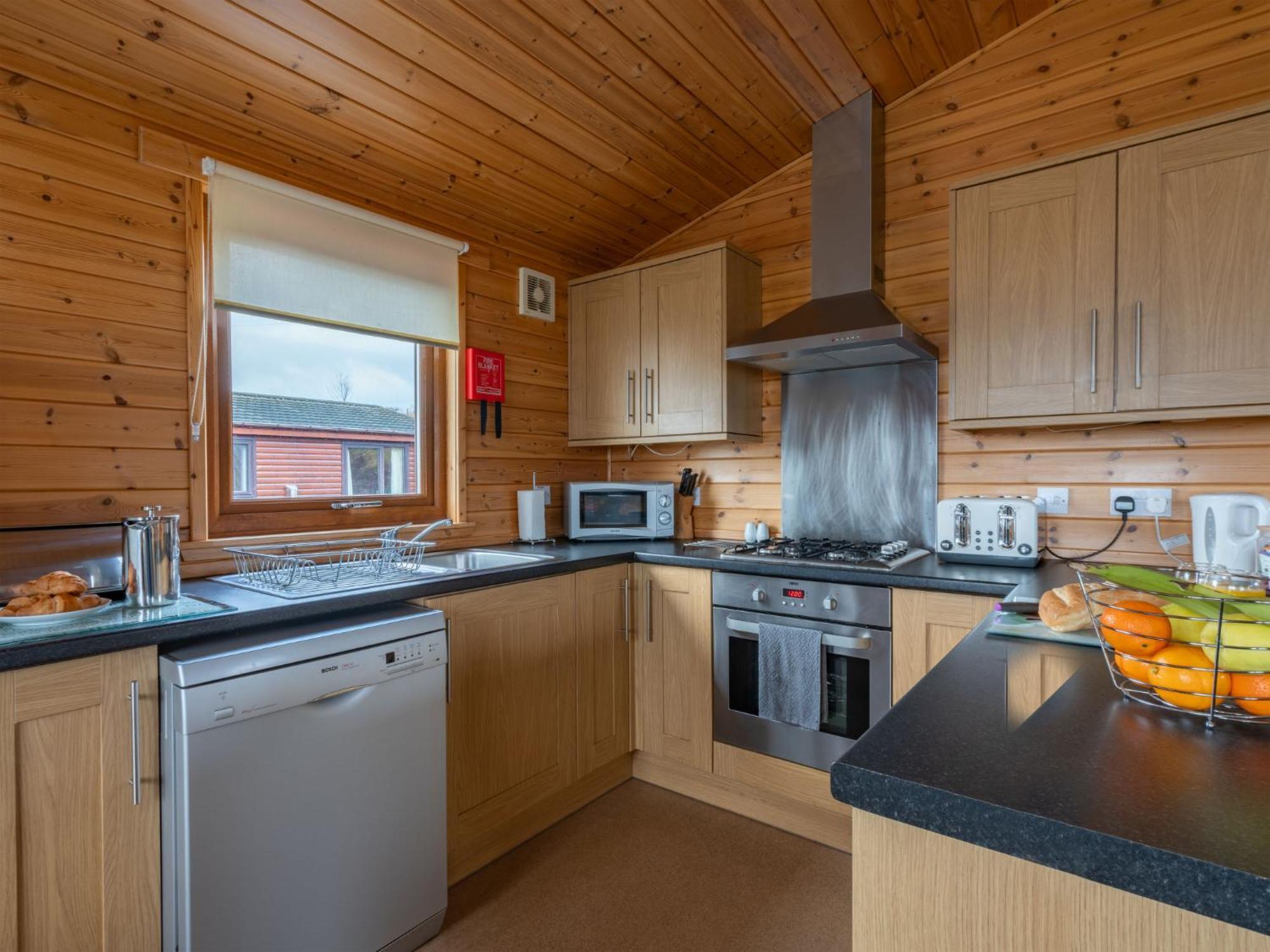 Chalet Loch Leven Lodge 10 By Interhome Kinross ภายนอก รูปภาพ